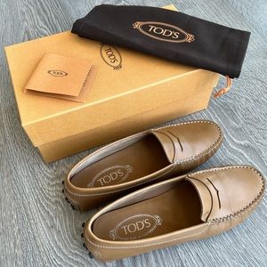 Tod’s Gommino Leather Loafers